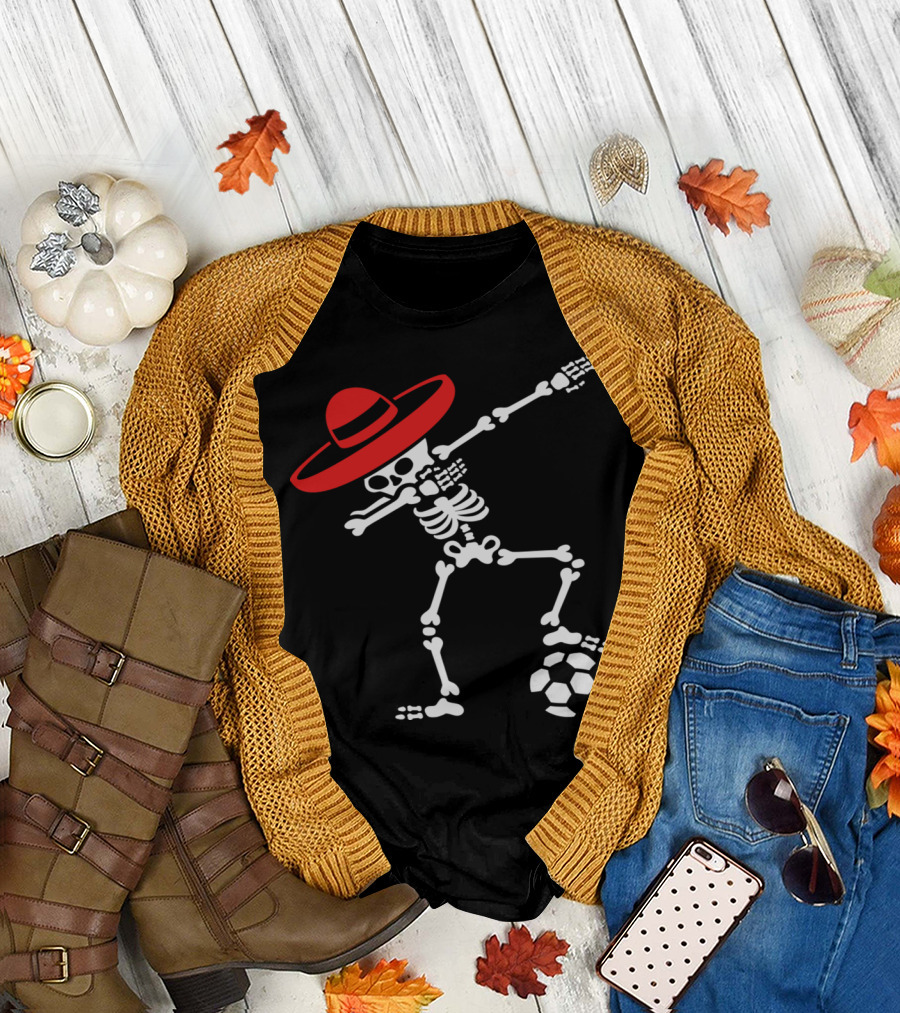 Mexico Dabbing Skeleton Sombrero Soccer Football T-Shirt