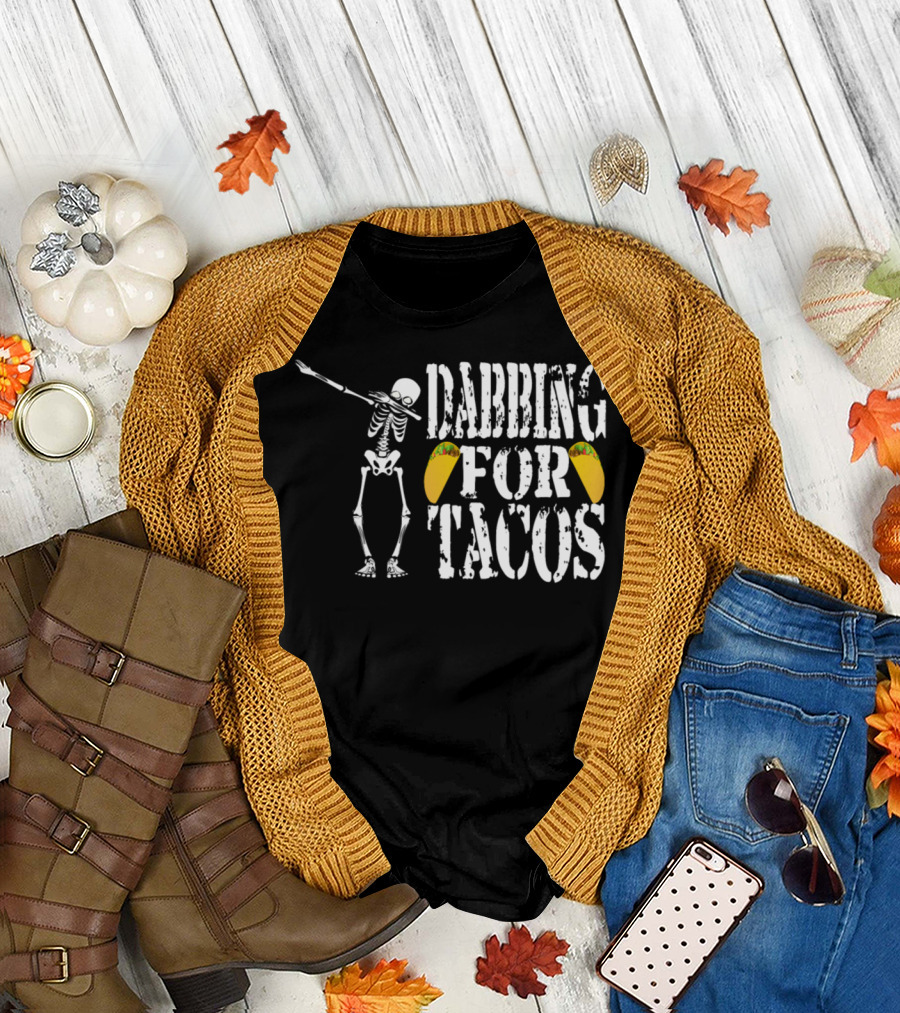 Dabbing for Tacos Skeleton Halloween T-Shirt