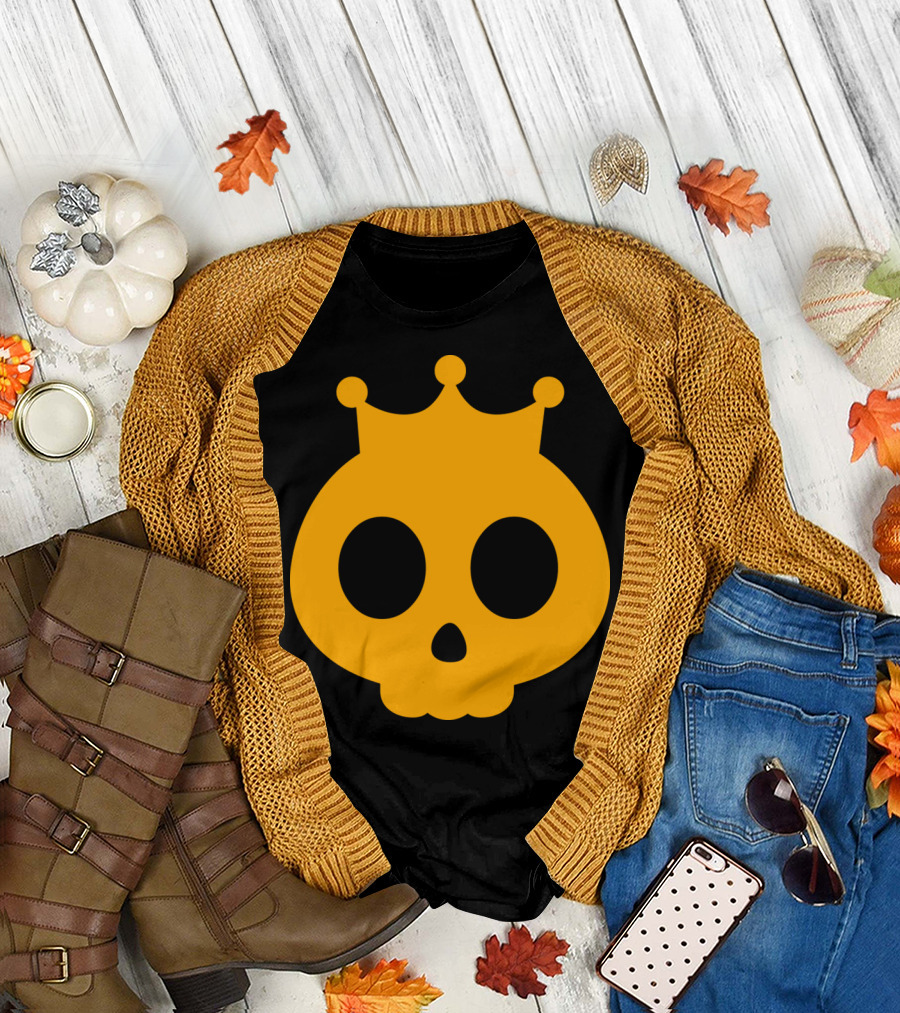 Crowned Skull Icon with Golden Emblem T-Shirt