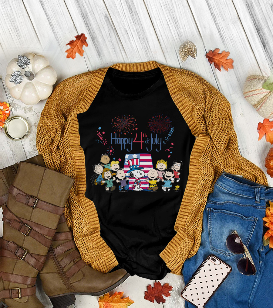 Happy 4th of July Peanuts Snoopy and Friends Celebrating with Fireworks T-Shirt