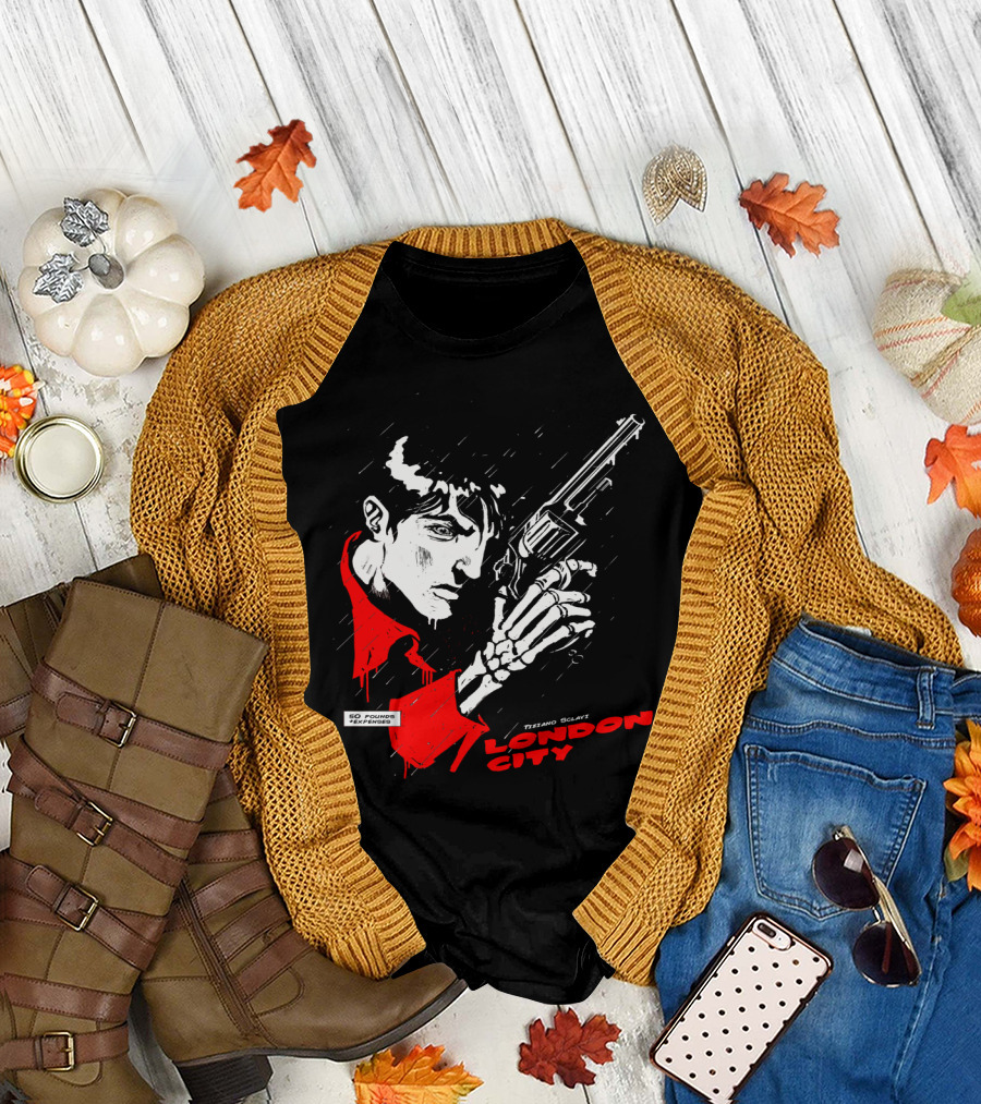 Tiziano Sclavi London City Graphic with Character Holding Revolver 50 Pounds Reward T-Shirt