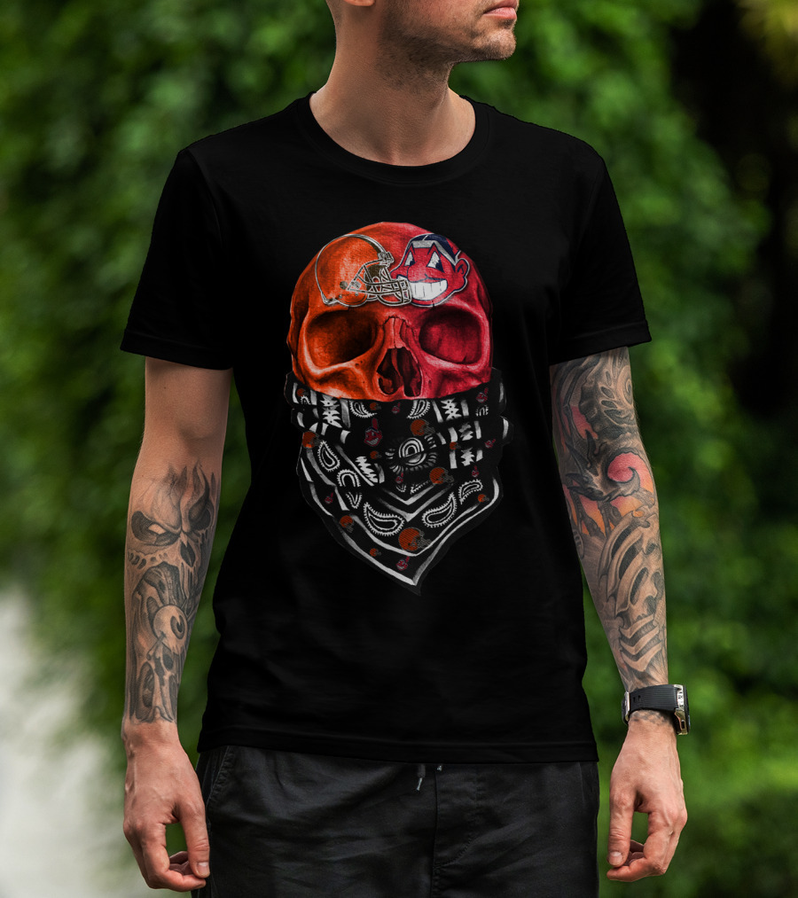 Cleveland Skull Bandana Vintage Style Sports Fan Sku T-Shirt
