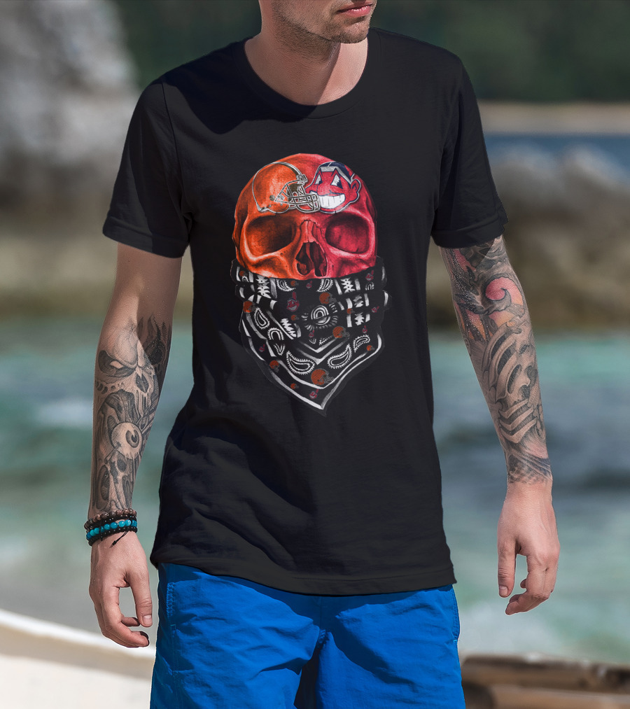 Cleveland Skull Bandana Vintage Style Sports Fan Sku T-Shirt