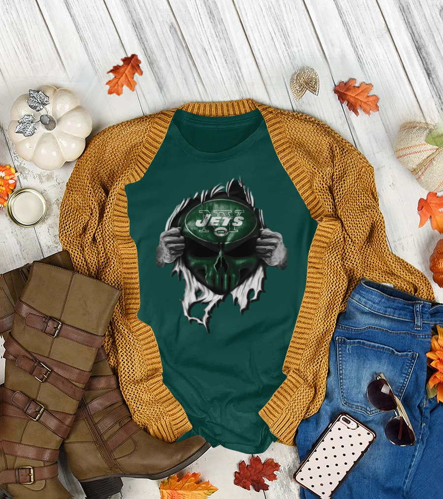 New York Jets Skull Ripping Football Helmet T-Shirt