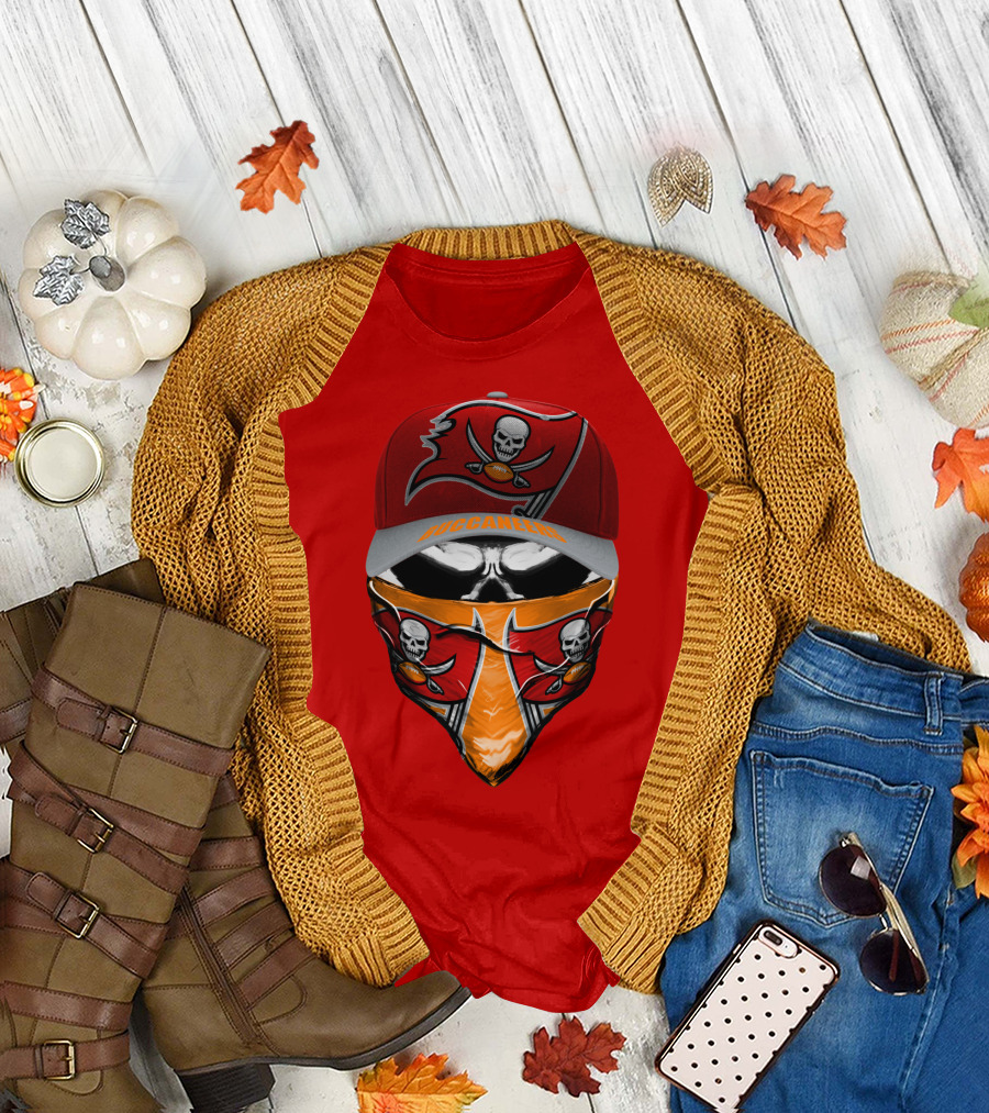 Buccaneers Skull Logo Hat And Bandana Red T-Shirt