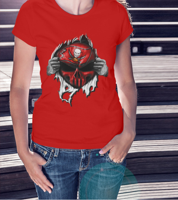 Tampa Bay Buccaneers Skull Face Peeling Back T-Shirt
