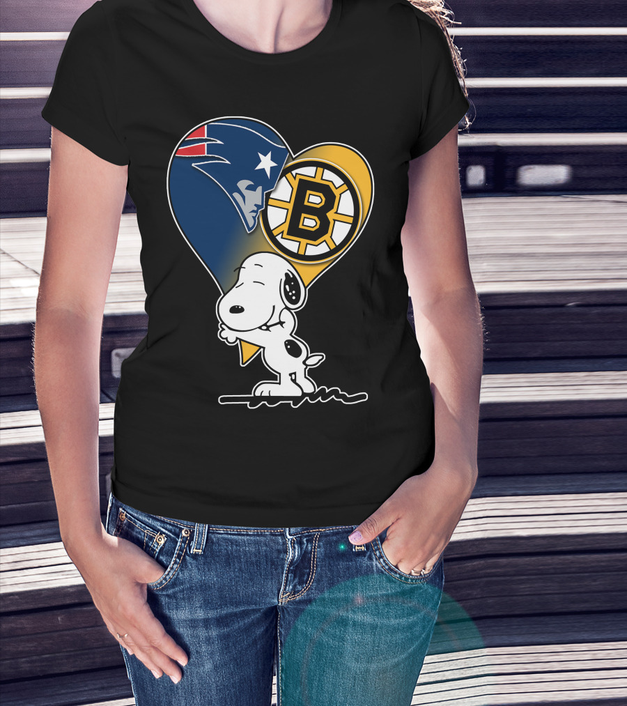 Patriots Bruins Snoopy Heart Hug T-Shirt