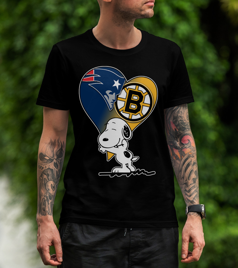 Patriots Bruins Snoopy Heart Hug T-Shirt