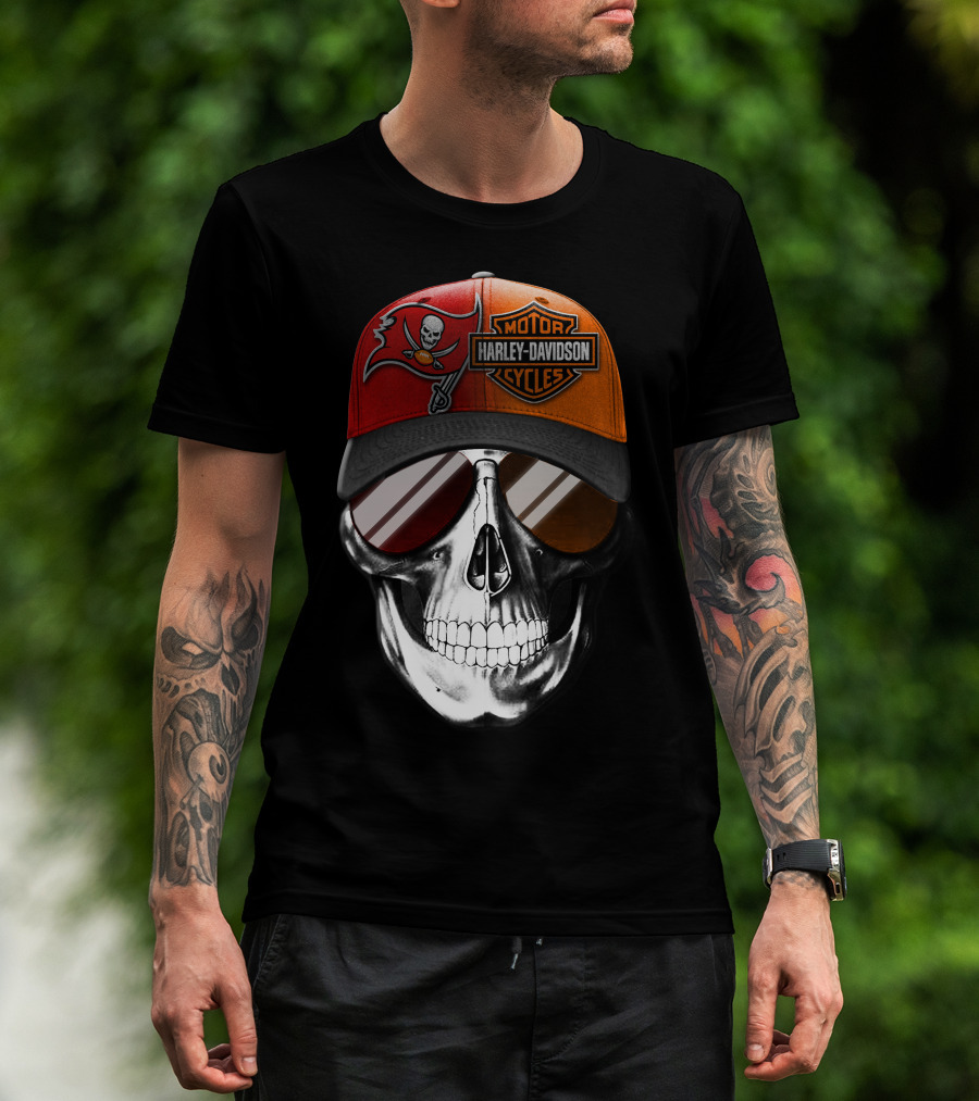Harley Davidson Motorcycles Skull With Buccaneers Hat Iconic Style T-Shirt