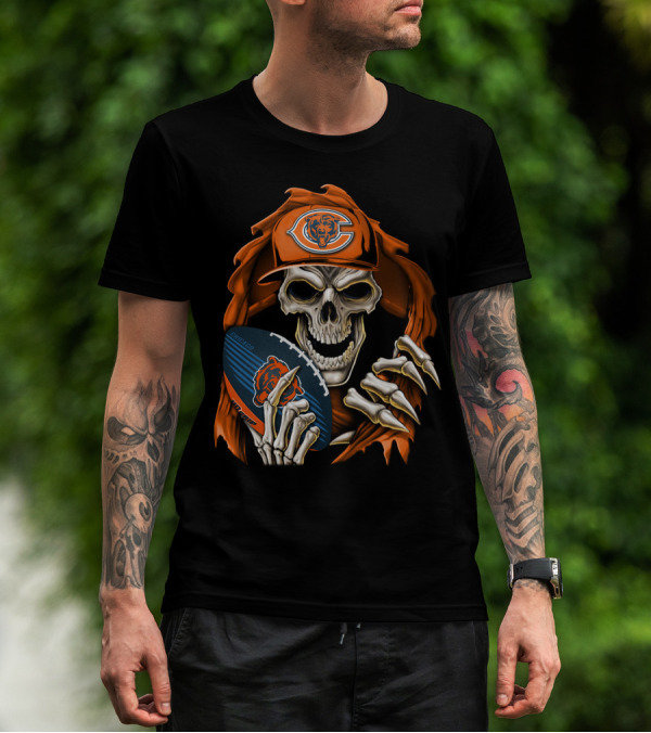 Skullbong CHICAGO BEARS Skeleton Holding Football T-Shirt