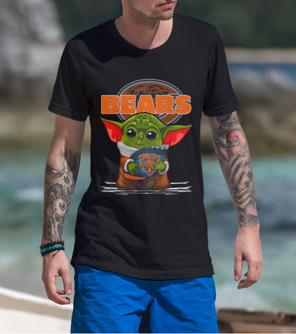 BEARS Yoda Holding Football Chicago T-Shirt
