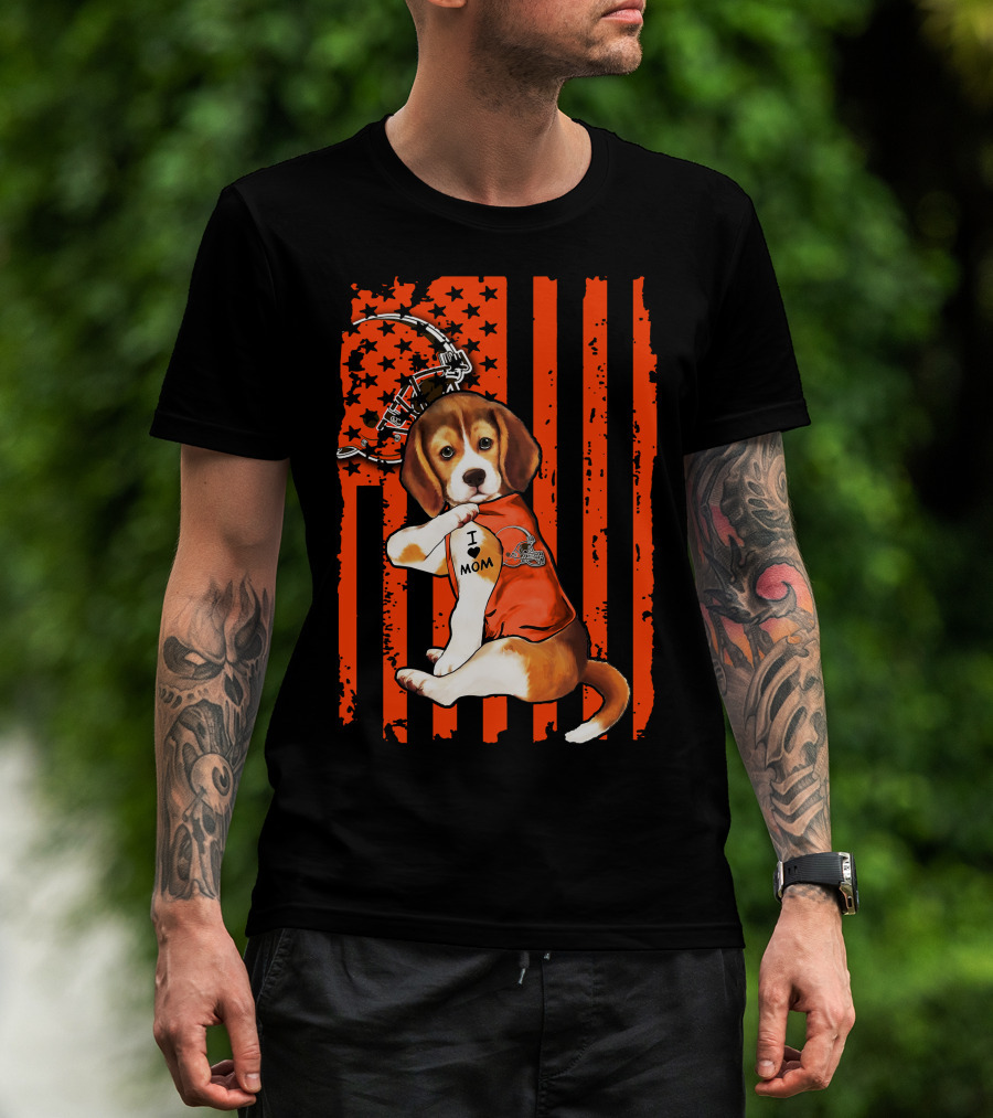 Beagle I Love Mom Cleveland Browns Football Helmet And Stripes T-Shirt