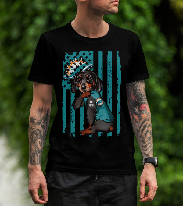 Dachshund I Love Mom Miami Dolphins Football Fan T-Shirt