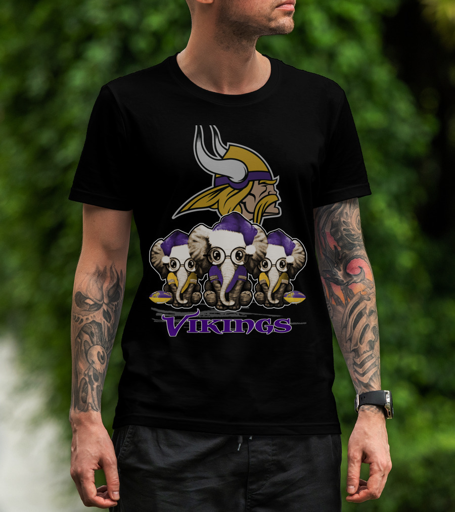 Elephan Xmas Minnesota Vikings Santa Hat Football T-Shirt