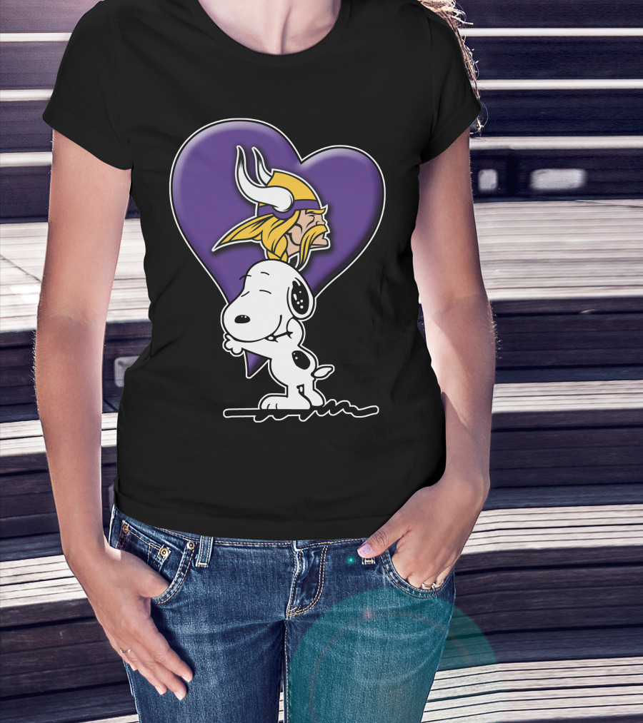 Snoopy Hugging Heart Minnesota Vikings T-Shirt