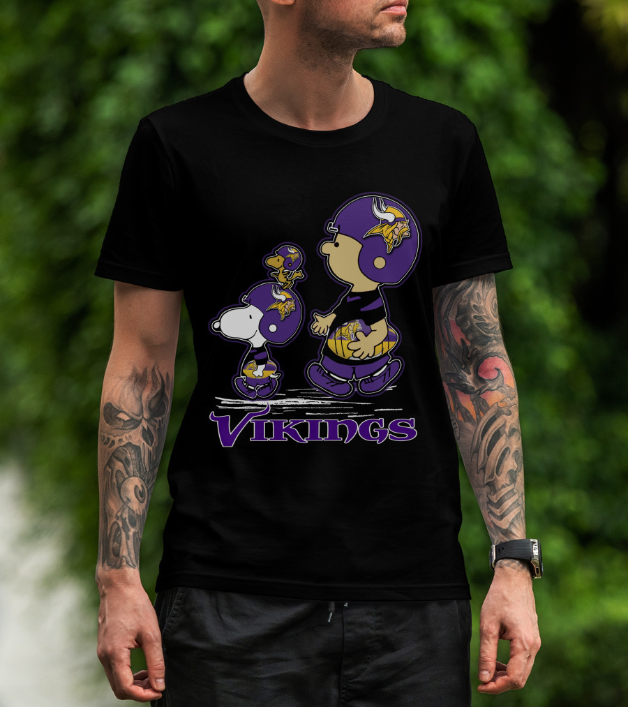Snpfootball Minnesota Vikings Peanuts Characters Vikings Helmets T-Shirt