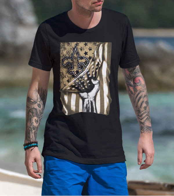 Flag New Orleans Saints Fleur-De-Lis Stars And Stripes Hand Pulling Black And Gold T-Shirt