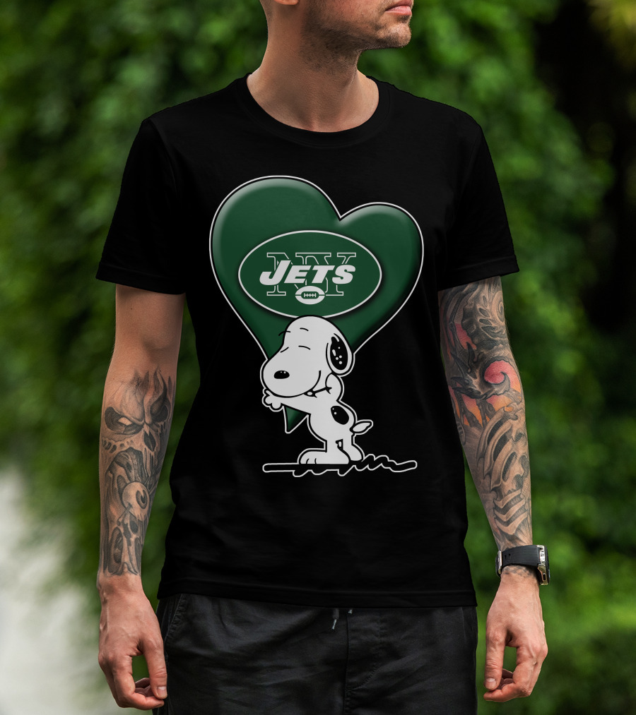 Snoopy Holding Heart Shaped New York Jets T-Shirt