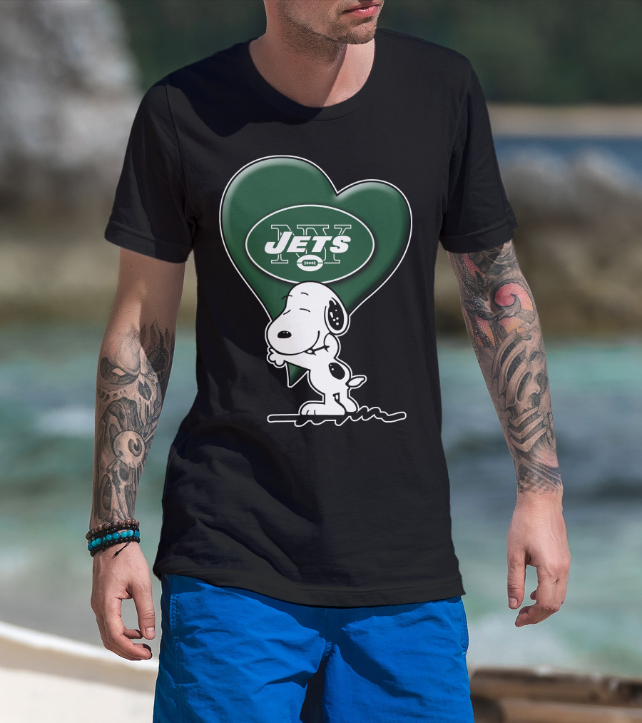 Snoopy Holding Heart Shaped New York Jets T-Shirt