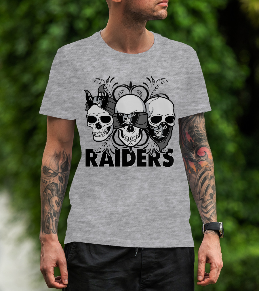 3 Skull Raiders T-Shirt