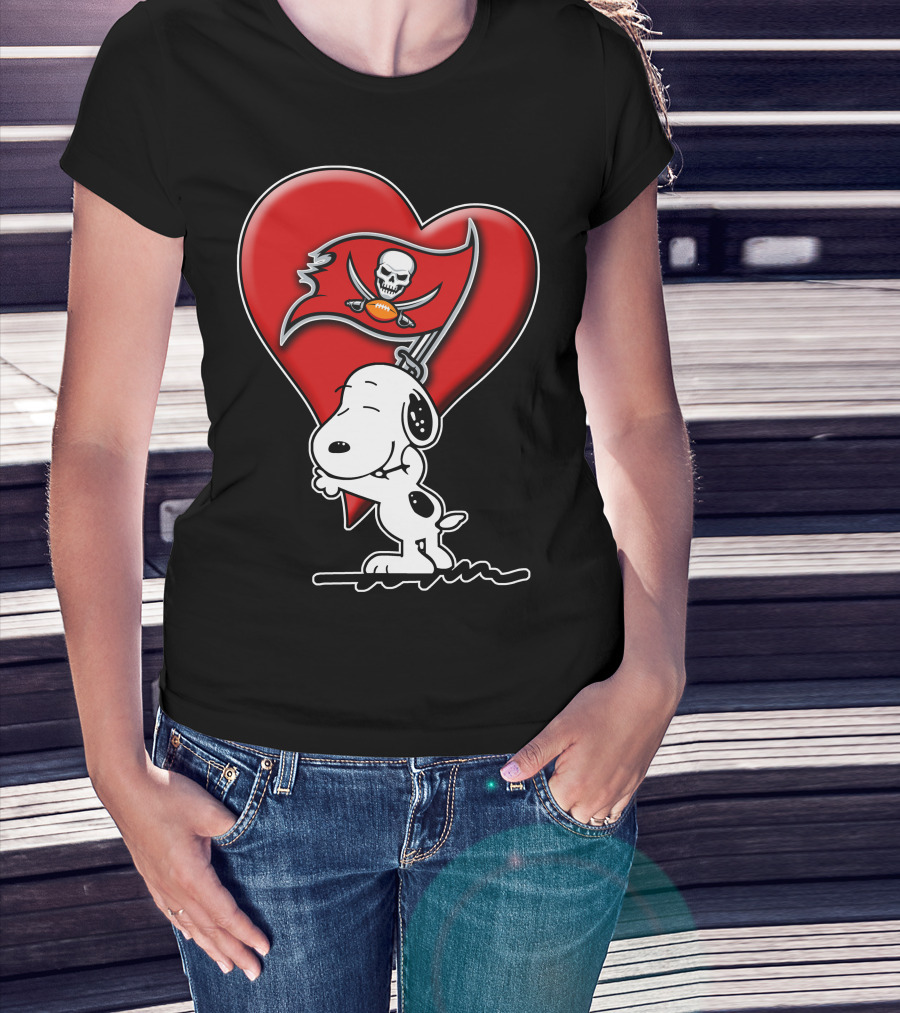 Snoopy Heart Tampa Bay Buccaneers Flag T-Shirt