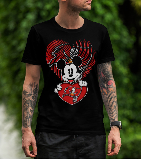 Mick Mouse Heart Tampa Bay Buccaneers T-Shirt