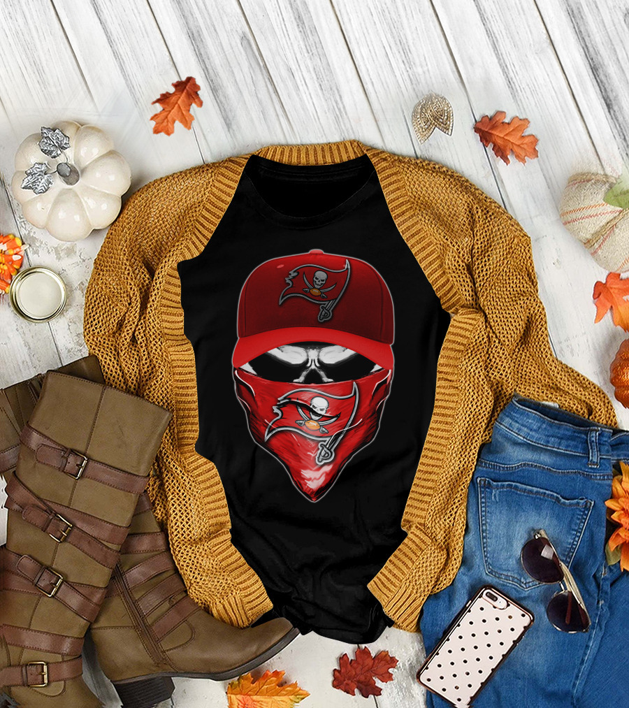 Tampa Bay Buccaneers Skull V6 Hat and Bandana T-Shirt