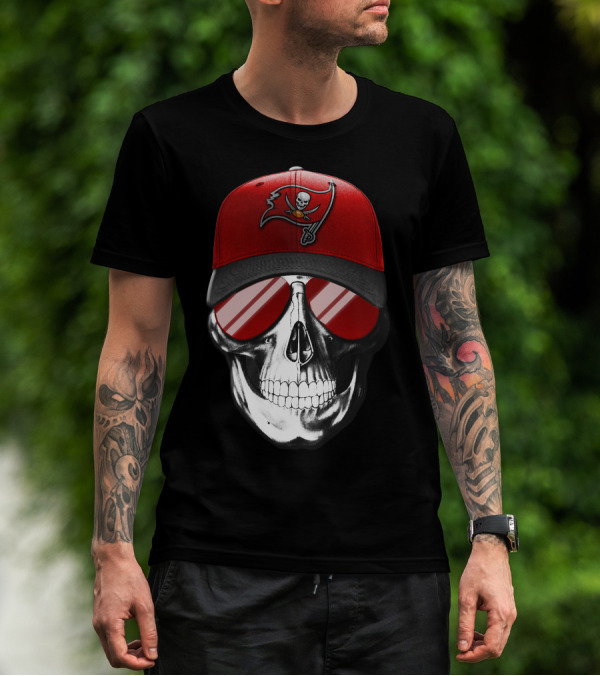 Skull V7 Tampa Bay Buccaneers Red Cap Reflective Glasses T-Shirt