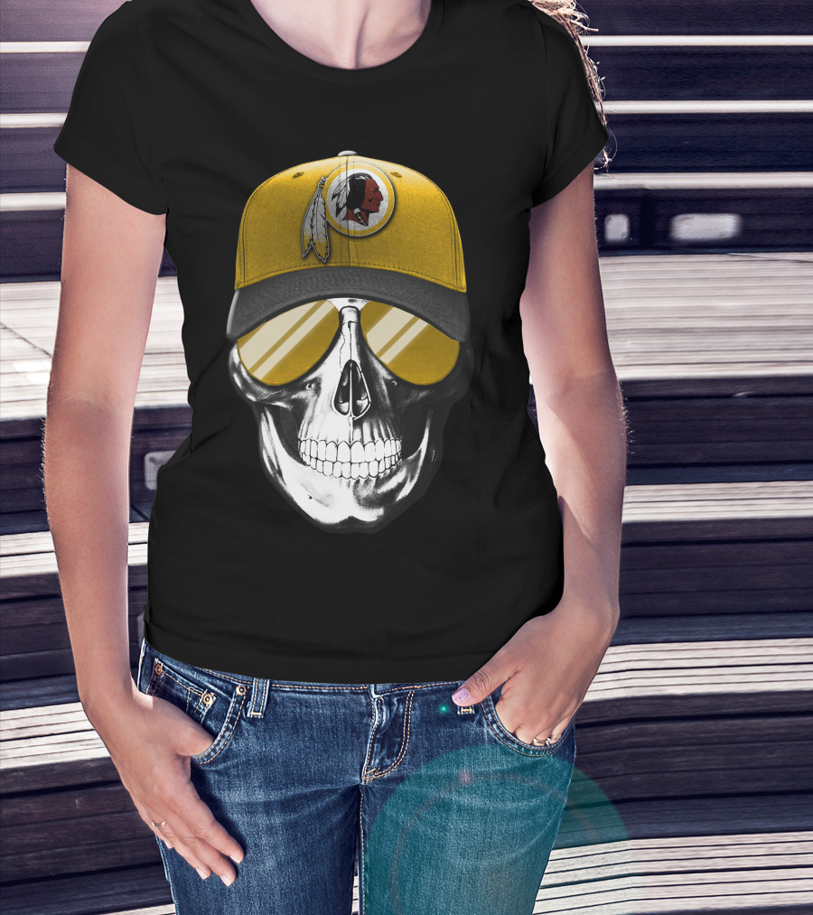 Skull V7 Washington Redskins Hat And Sunglasses T-Shirt