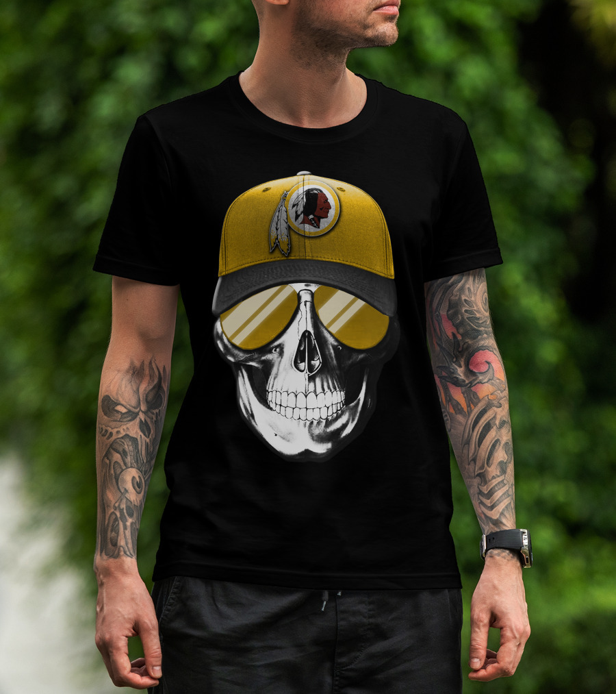 Skull V7 Washington Redskins Hat And Sunglasses T-Shirt