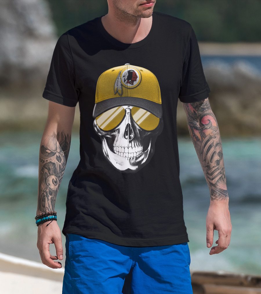 Skull V7 Washington Redskins Hat And Sunglasses T-Shirt