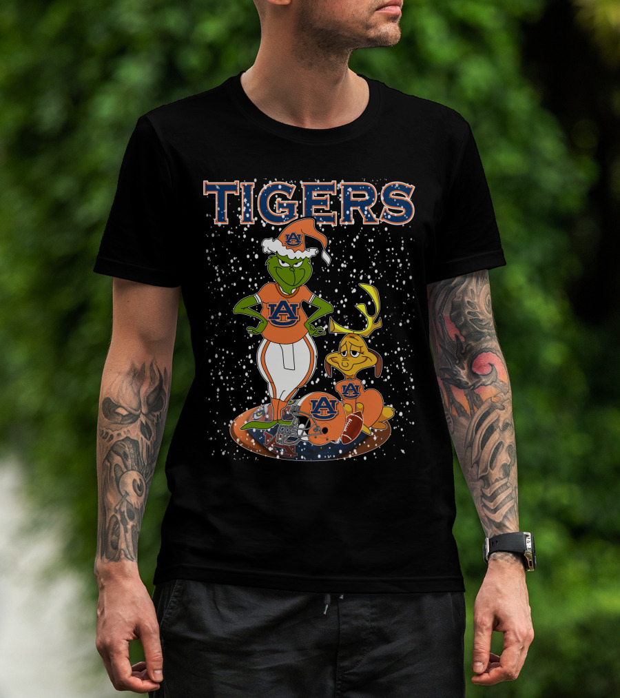 Grinch Auburn Tigers Christmas Santa Hat Snowy Football T-Shirt