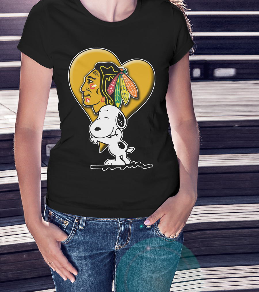 Snoopy Hugging Chicago Blackhawks Heart T-Shirt