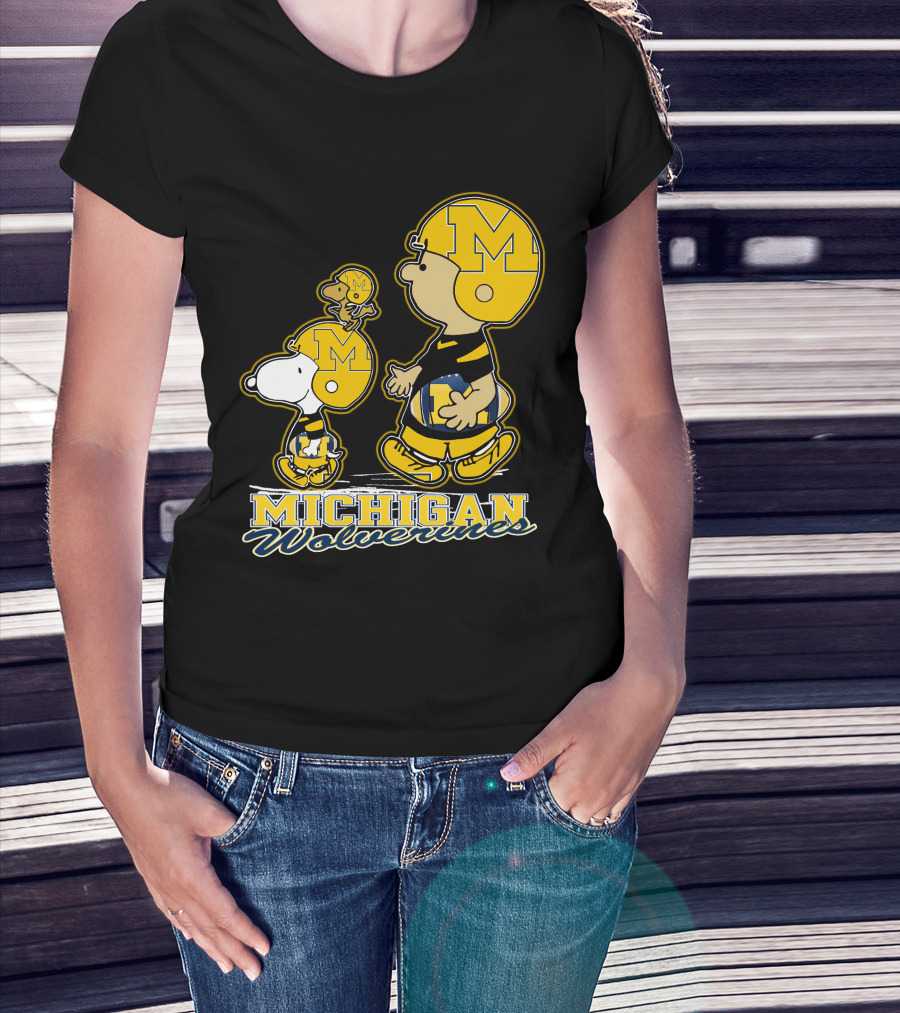 Snpfootball Michigan Wolverines Peanuts Characters Charlie Brown Snoopy Woodstock T-Shirt