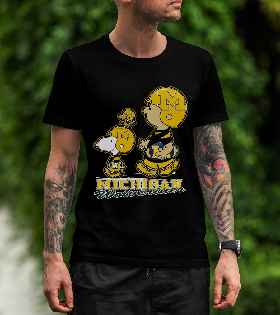 Snpfootball Michigan Wolverines Peanuts Characters Charlie Brown Snoopy Woodstock T-Shirt