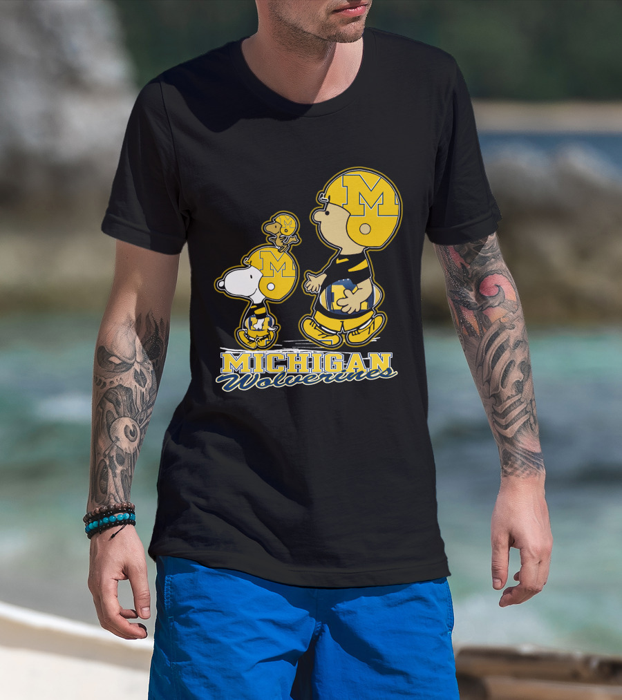 Snpfootball Michigan Wolverines Peanuts Characters Charlie Brown Snoopy Woodstock T-Shirt