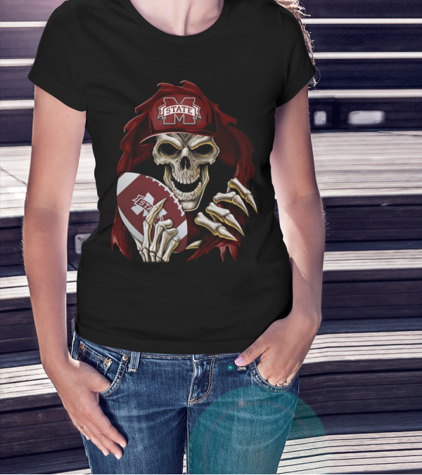 Skullbong Mississippi State Bulldogs Skeleton Holding Football T-Shirt