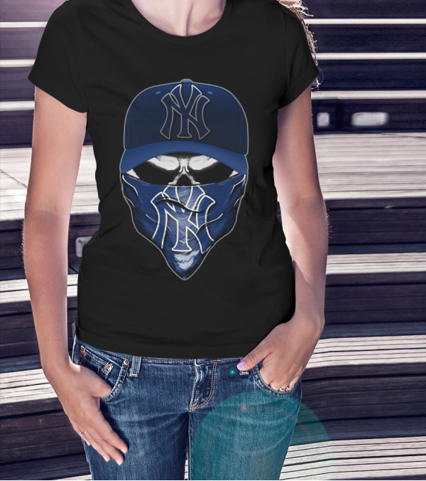 New York Yankees Skull Bandana And Hat T-Shirt