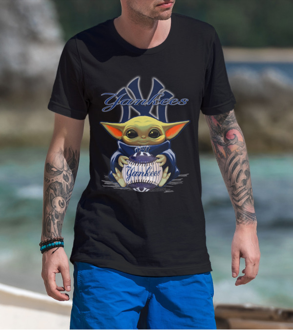 Yankees Baby Yoda Holding New York Yankees Baseball T-Shirt