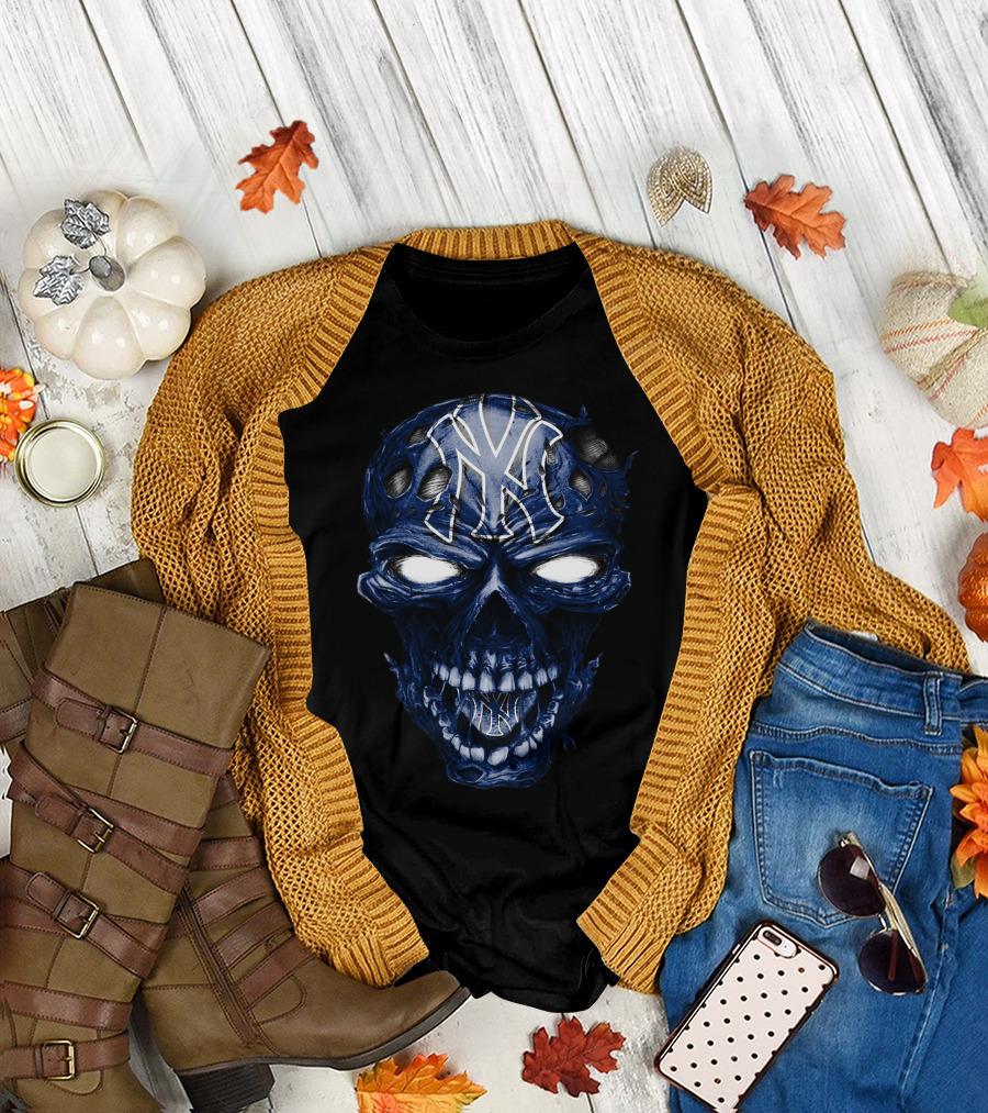 Skull New York Yankees Emblem with Grinning T-Shirt