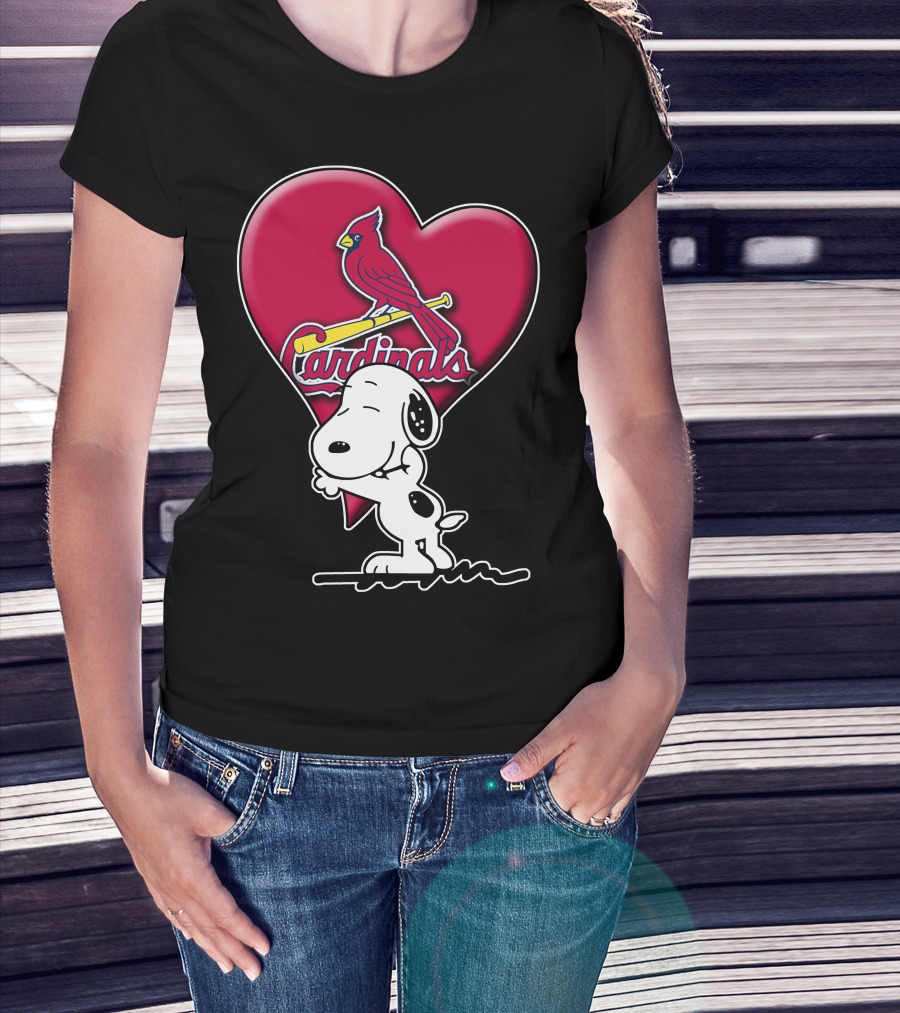 Snp V1 St. Louis Cardinals Heart With Snoopy Hugging T-Shirt