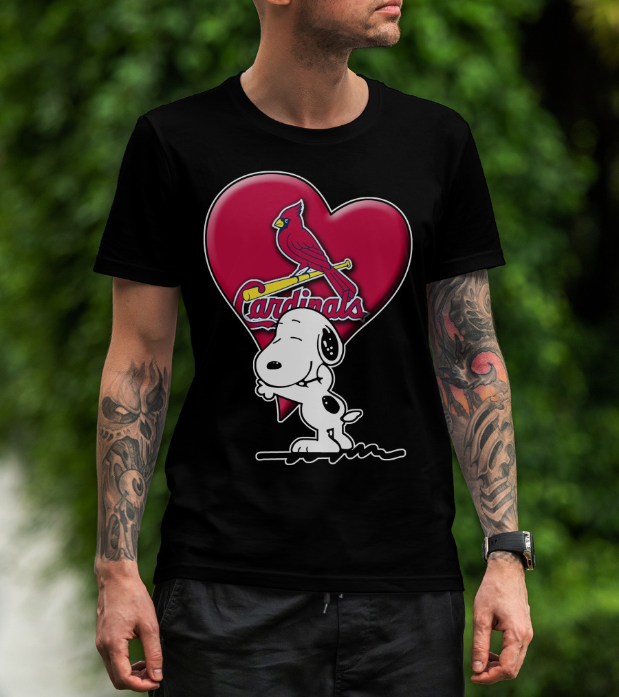 Snp V1 St. Louis Cardinals Heart With Snoopy Hugging T-Shirt