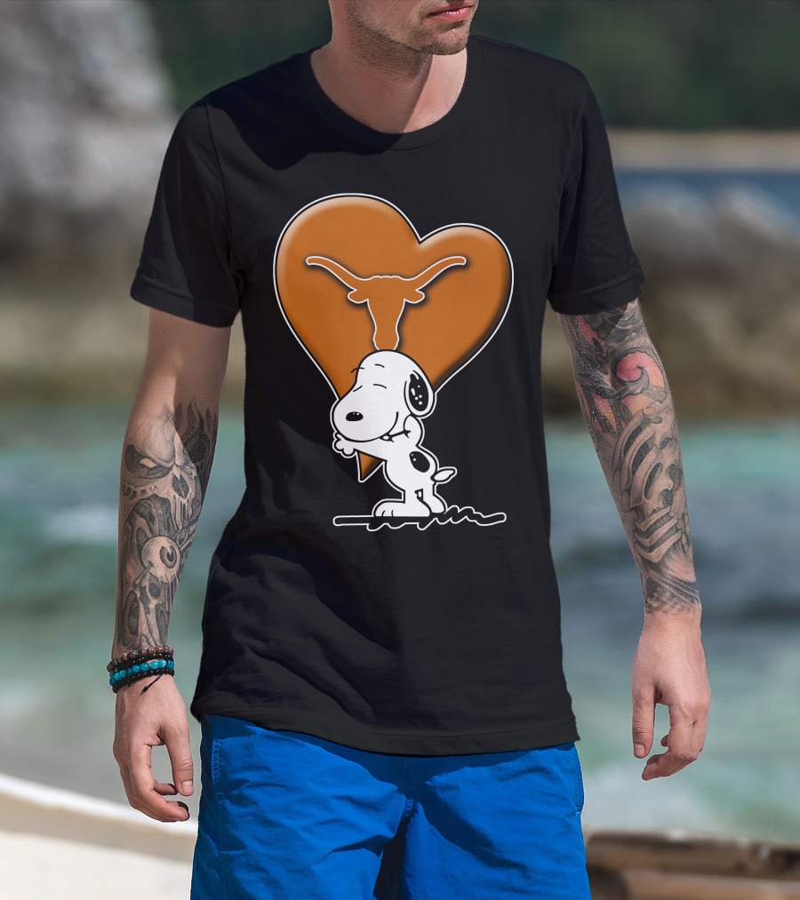 Snoopy Love Texas Longhorns Heart Snoopy Hug T-Shirt
