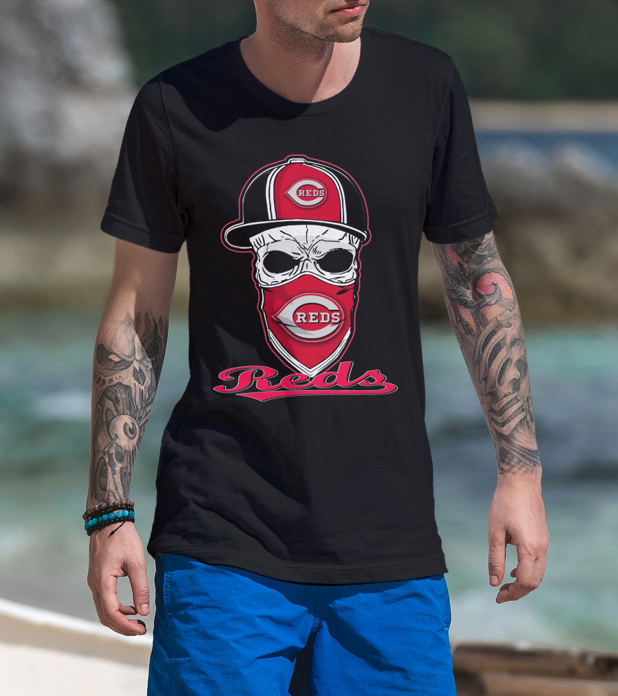 Reds Skull Hat Cincinnati Reds T-Shirt