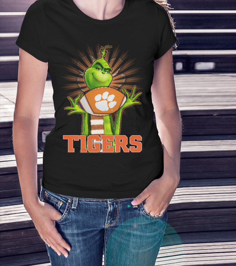 Grinch Holding Clemson Tigers Football T-Shirt