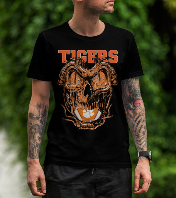 Clemson Tigers Mechanical Dragonskull With Football Elements T-Shirt
