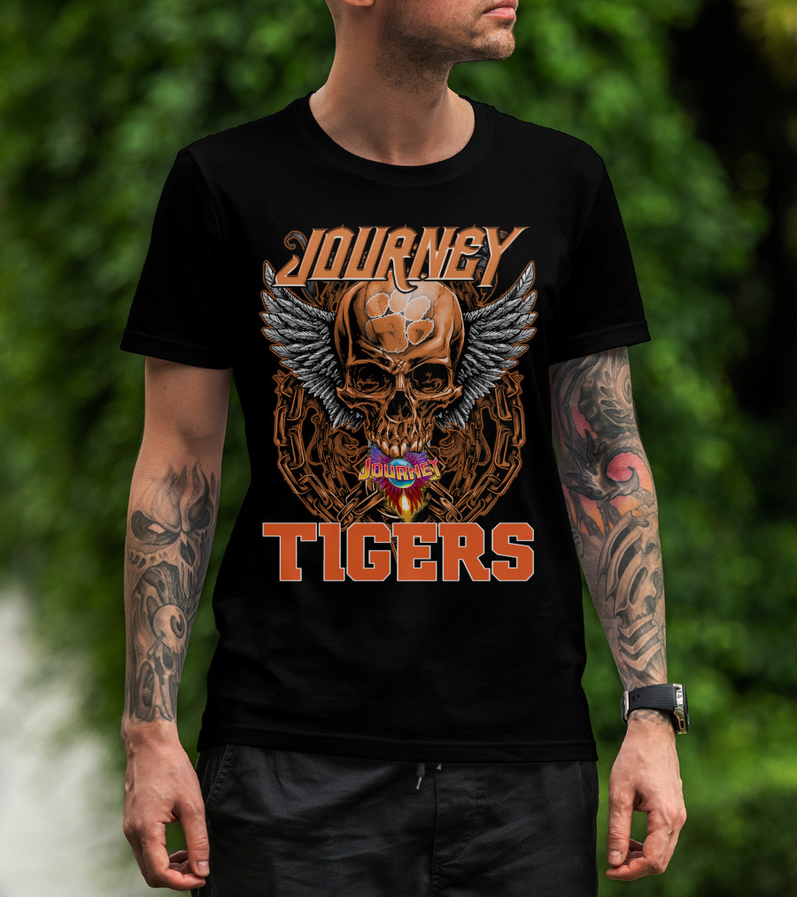 Journey Tigers Skull Wings Chain T-Shirt