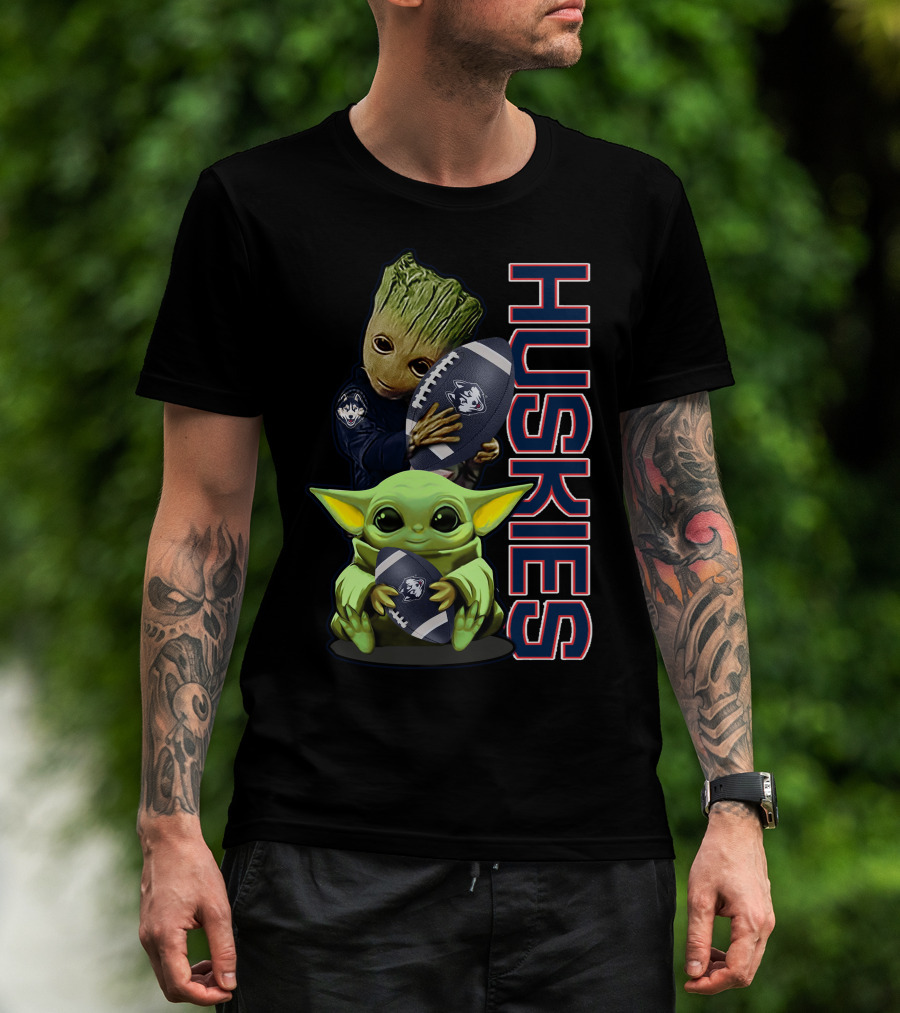 Grzd Connecticut Huskies Groot And Baby Yoda Football Team Spirit T-Shirt