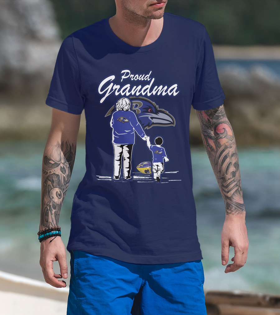 Proud Grandma Baltimore Ravens Family Fan Enthusiast With Child And Football T-Shirt