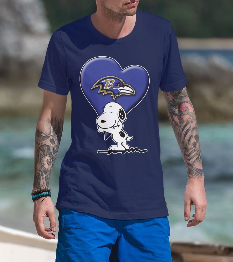 Snp V1 Baltimore Ravens Heart And Snoopy Hug T-Shirt